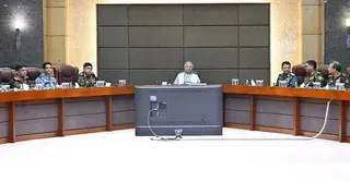 জাতীয় সংসদ নির্বাচন ও গণভোট উপলক্ষ্যে সেনাসদরে প্রধান উপদেষ্টার মতবিনিময়